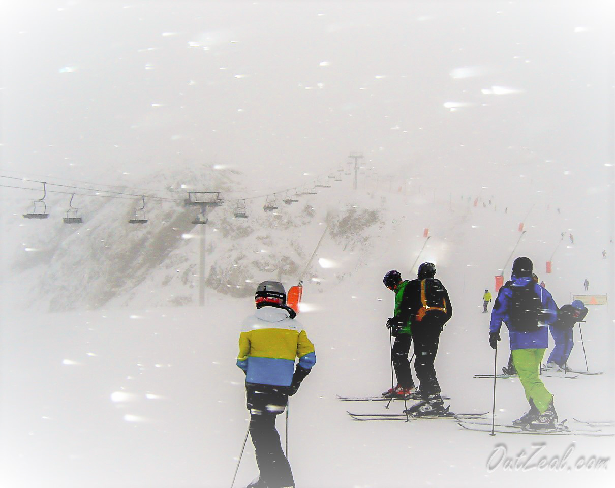 Skiing Image