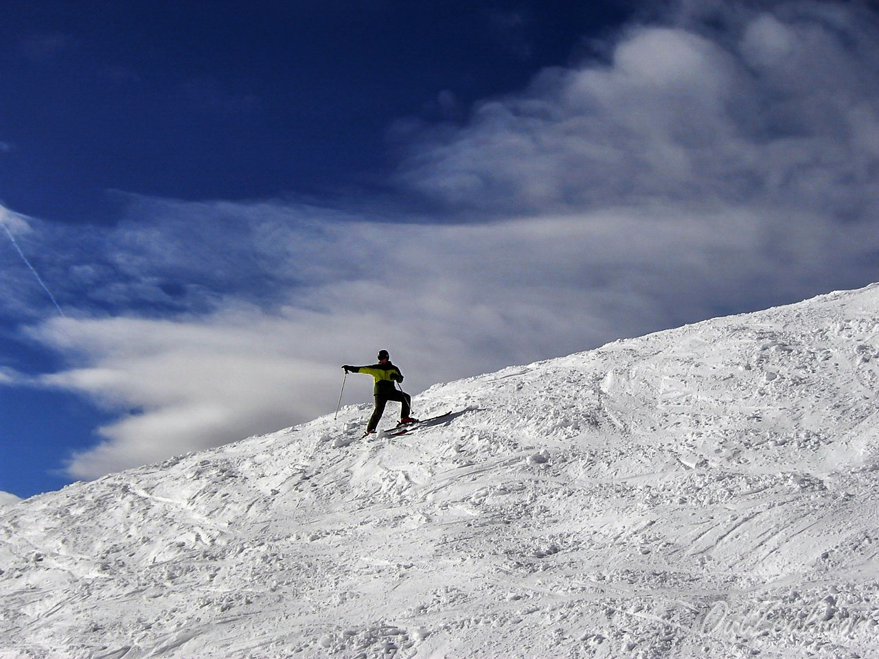 Skiing Image