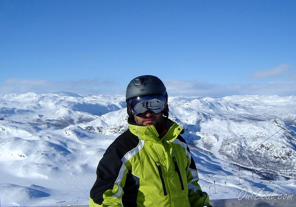 Skiing Image